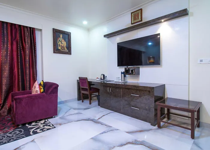 Hotel Rockland & Restaurant Jaipur